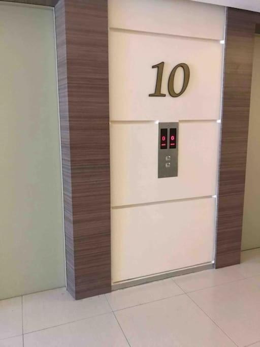 Trig Place At Grace Residence In Taguig City マニラ市 エクステリア 写真