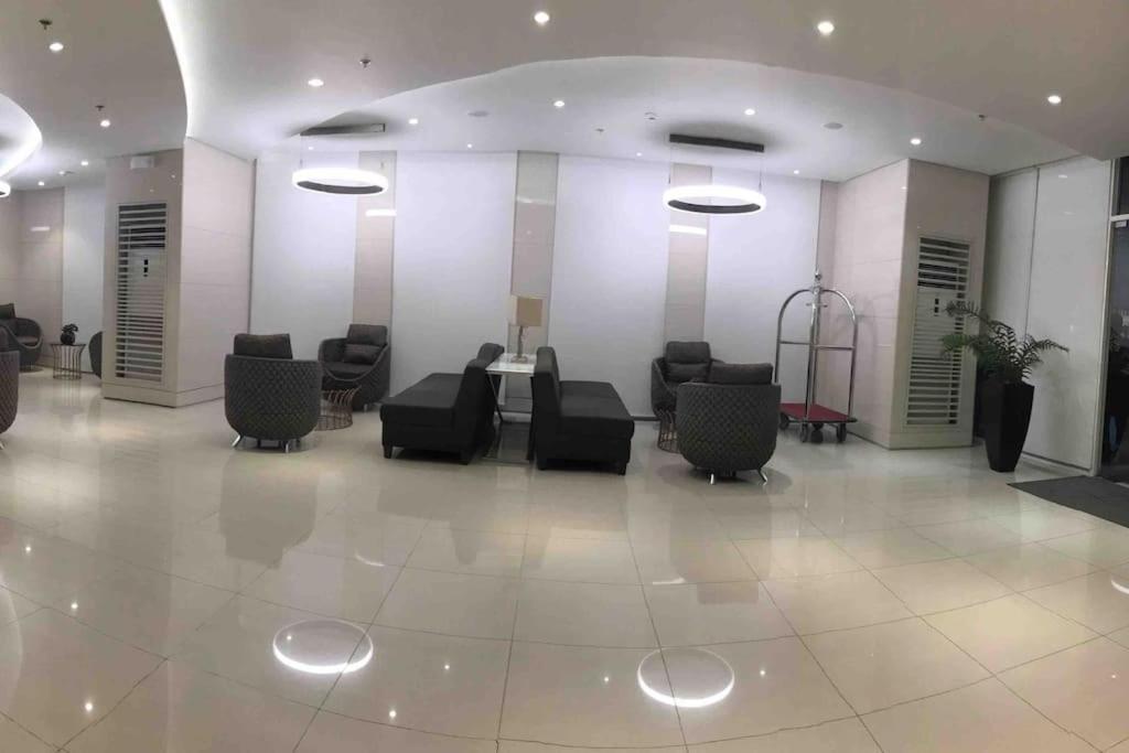Trig Place At Grace Residence In Taguig City マニラ市 エクステリア 写真
